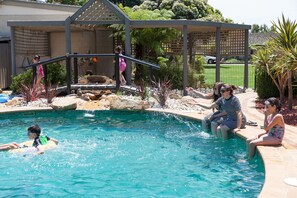 Outdoor pool - NRMA Bairnsdale Riverside Holiday Park (Bairnsdale)