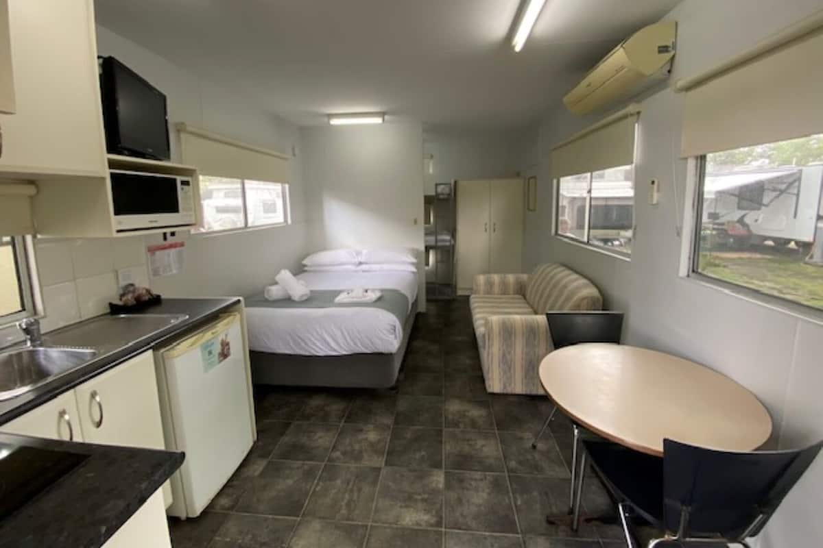 Cabin No Ensuite | Living area | Flat-screen TV