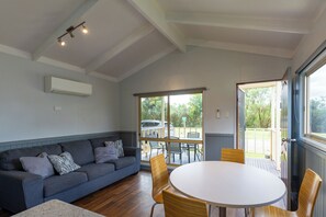 Standard-Suite, 2 Schlafzimmer, Nichtraucher, Küche | Essbereich im Zimmer