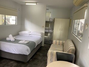 Iron/ironing board, bed sheets - NRMA Bairnsdale Riverside Holiday Park (Bairnsdale)