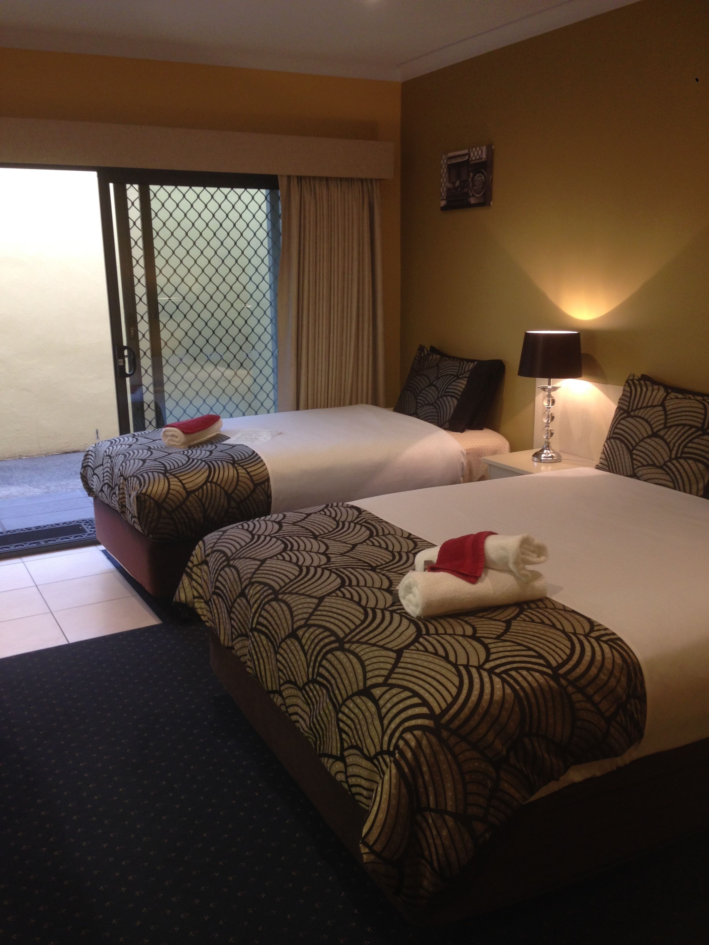 twin room | premium bedding, individually decorated, individually furnished, desk