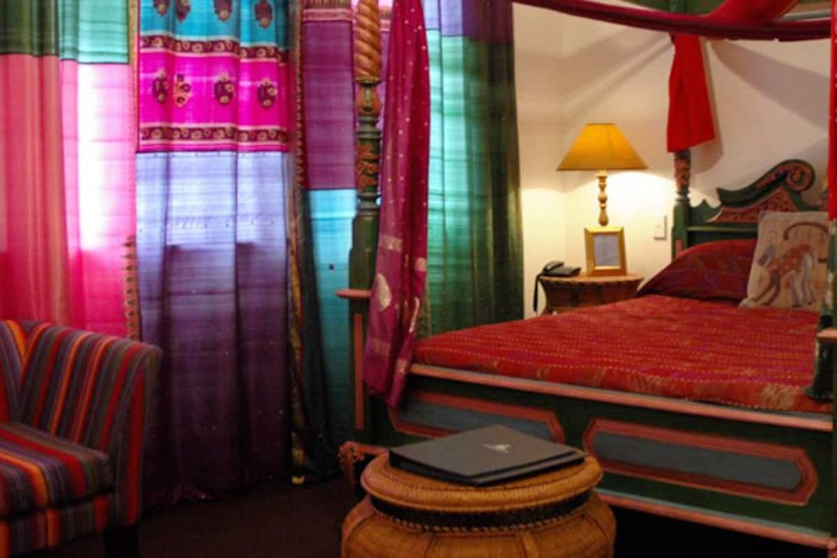 Suite (Bombay) | Zustellbetten, kostenloses WLAN, Bettwäsche, Rollstuhlgeeignet