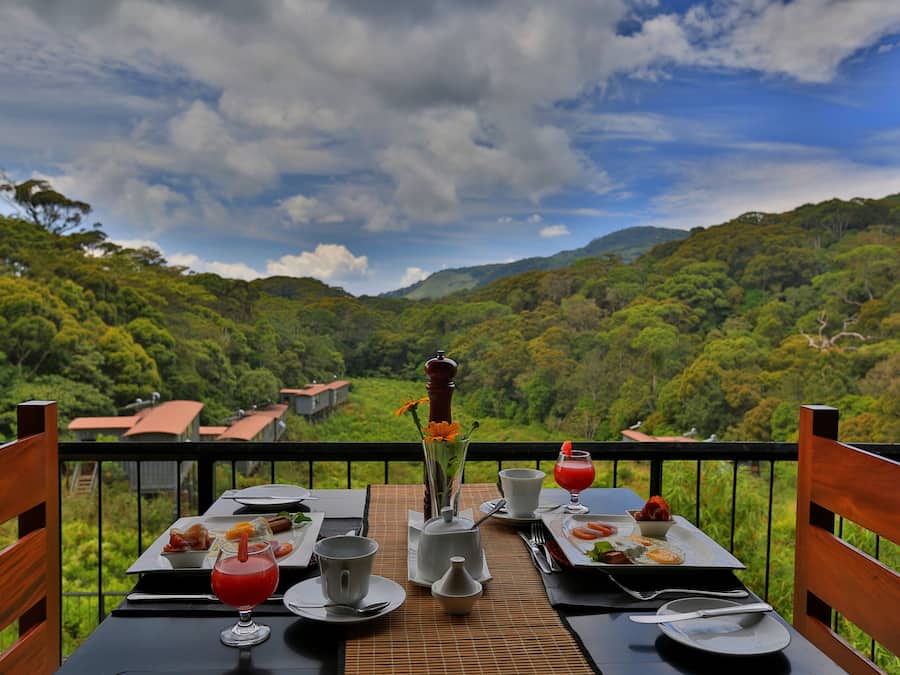 Desayuno continental (USD 13 por persona)