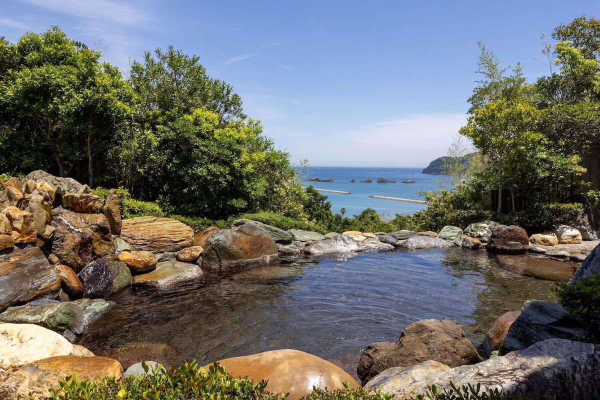 Premium bedding, in-room safe, blackout drapes, rollaway beds