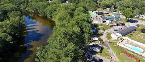 A la platja i rem o piragüisme