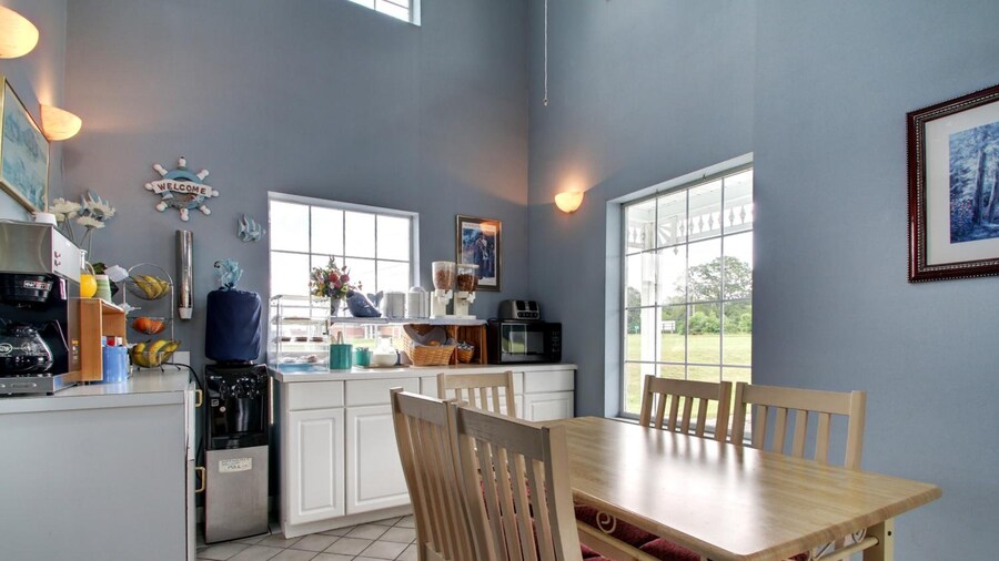 Key West Inn - Lafayette