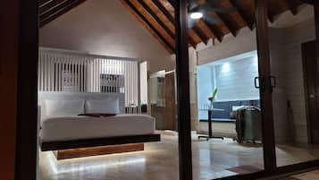 1 bedroom, premium bedding, pillow-top beds, in-room safe