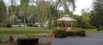 Pine Haven Motel