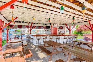 Bar (en la propiedad)