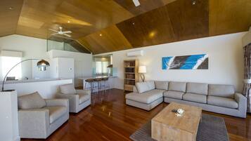 Family Townhome, 3 Bedrooms, Pool Access, Marina View | Living room | TV, DVD player