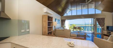 Family Townhome, 3 Bedrooms, Pool Access, Marina View | Private kitchen | Full-size fridge, microwave, oven, stovetop