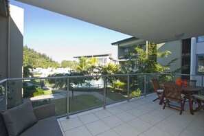 Comfort Apartment, 2 Bedrooms, Pool Access, Pool View | Balcony - Blue On Blue Apartment 921 (Nelly Bay)