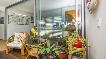 Apartemen Superior, 3 kamar tidur, akses ke kolam renang, pemandangan samudra | Teras/patio