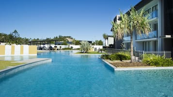 2 outdoor pools