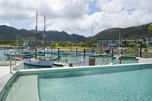2 outdoor pools