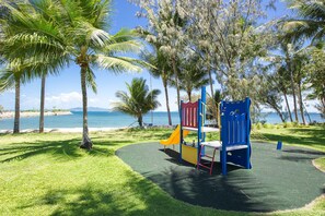 Children’s play area – outdoor - Magnetic Docks Townhouse 9 (Nelly Bay)