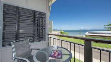 Comfort Apartment, 2 Bedrooms, Pool Access, Ocean View | Balcony