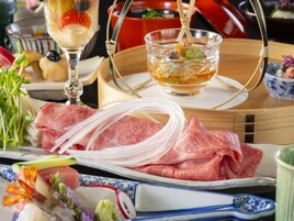 Alimentos y bebidas