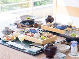Desayuno japonés todos los días (con cargo)