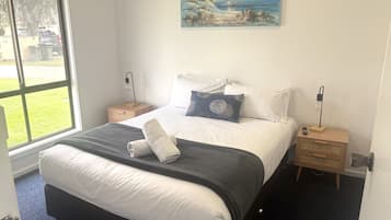 Superior Poolside 2 Bedroom Cabin