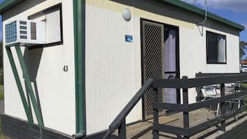 Economy 1 Bedroom Cabin - Pet Friendly | Balcony