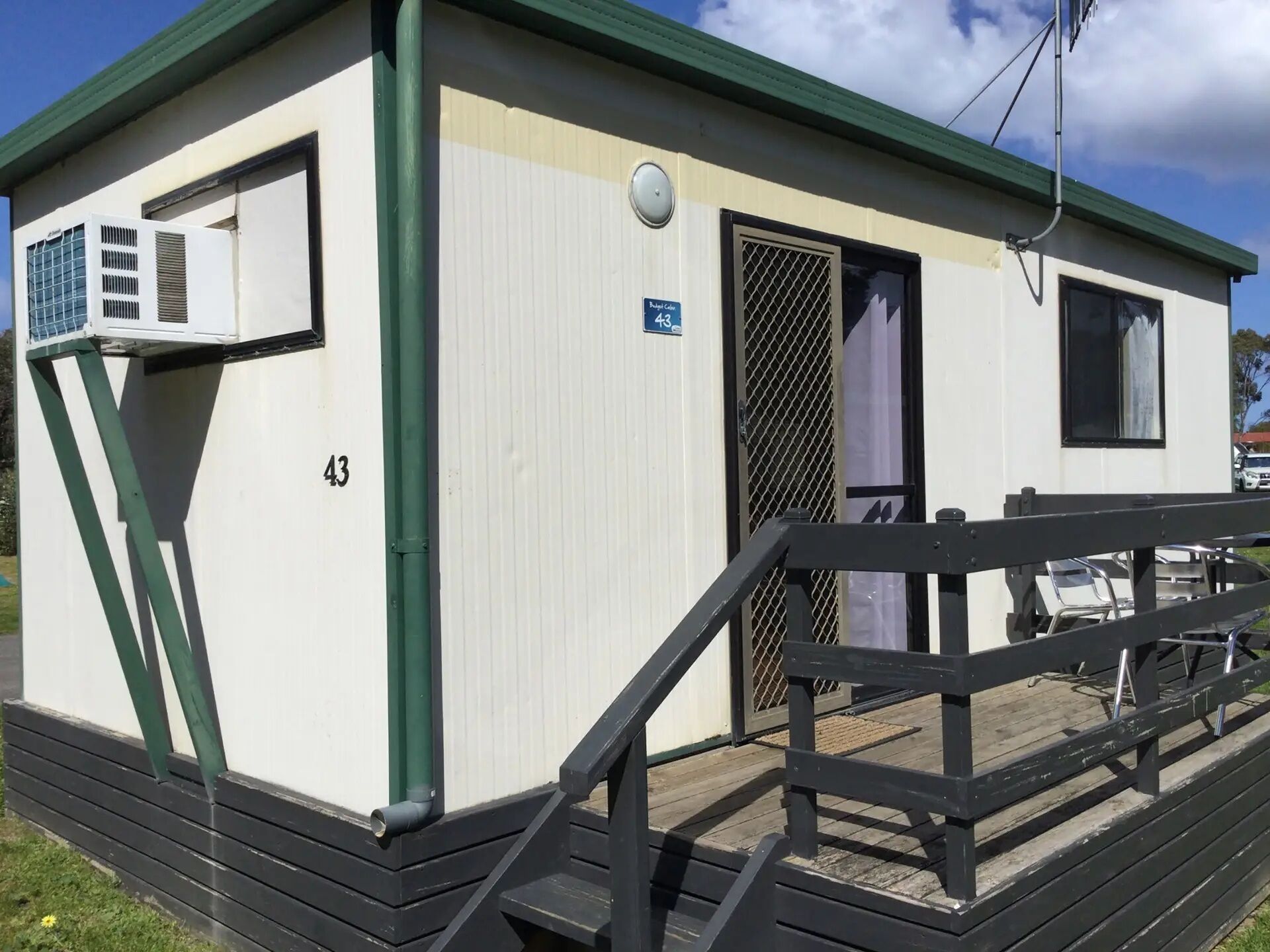 Economy Cabin - Pet Friendly | Balcony