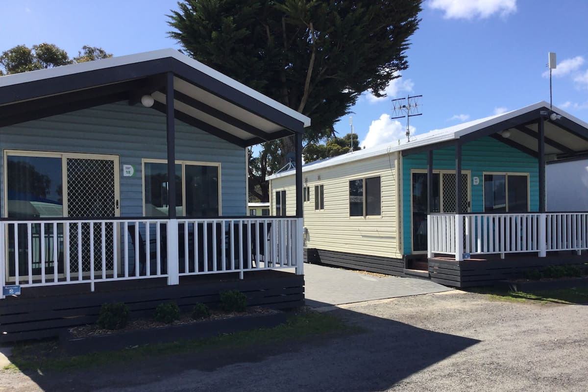 Deluxe Poolside 2 Bedroom Cabin | Terrace/patio