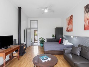 Cottage Units | Living area - Blue Lake Holiday Park  (Mount Gambier)