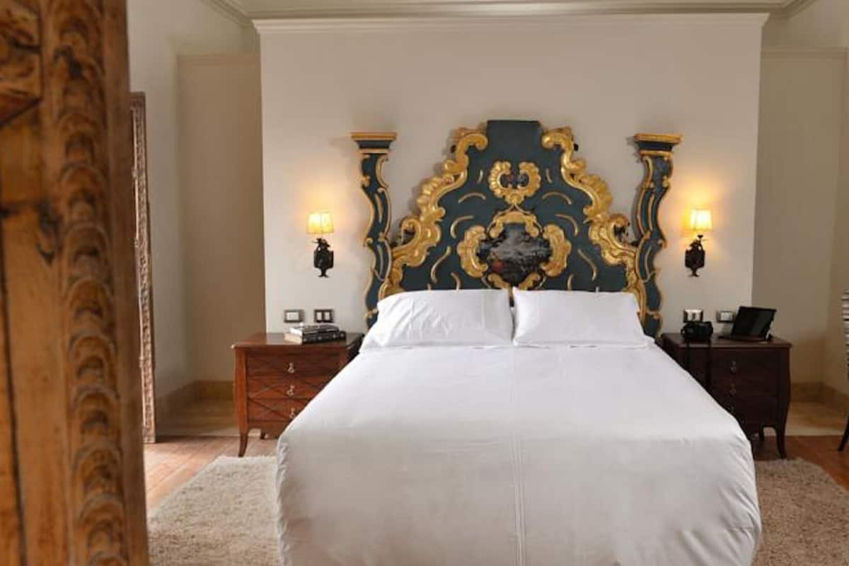 Egyptian cotton sheets, premium bedding, pillowtop beds, in-room safe