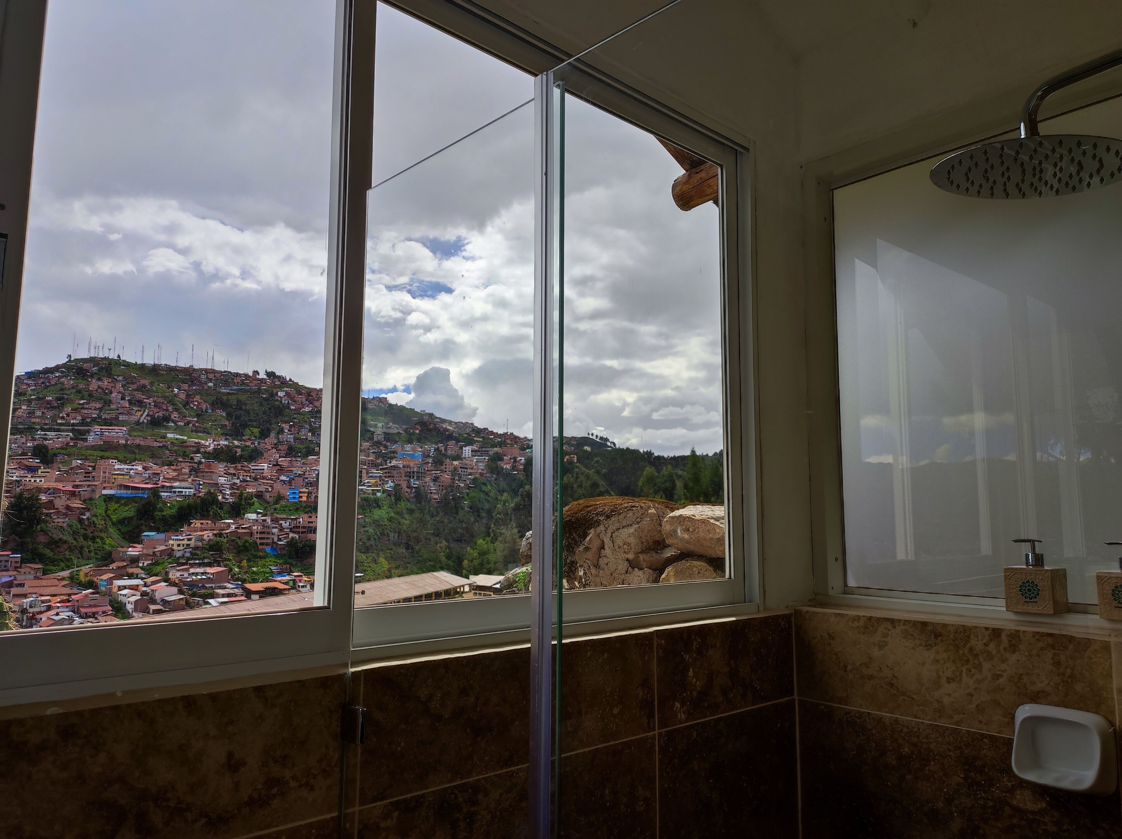 body treatments, hot stone massages, reflexology, massages