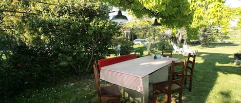 Outdoor dining
