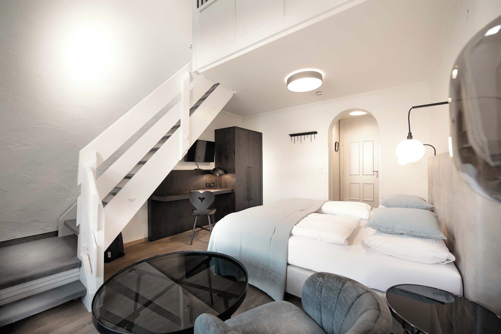 Gallery Room, 2 Bedrooms, Balcony (Gmiadlicha Gustl) | Premium bedding, down comforters, in-room safe, individually decorated