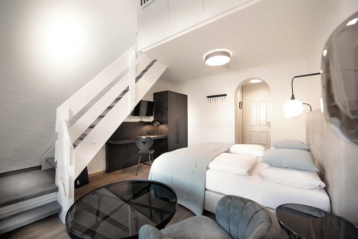 Gallery Room, 2 Bedrooms, Balcony (Gmiadlicha Gustl) | Premium bedding, down comforters, in-room safe, individually decorated