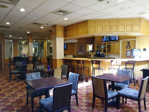 Bar (on property) - Quality Inn & Suites Fort Collins East (Fort Collins)