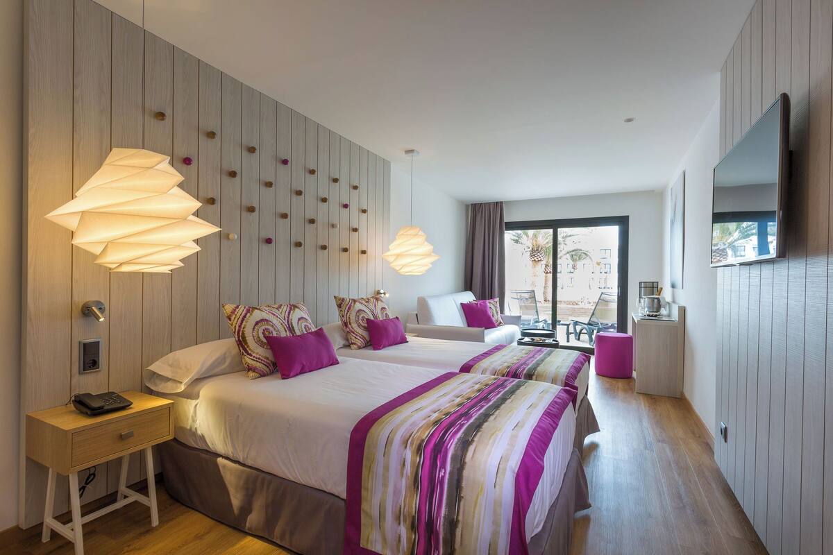 Habitación superior, habitaciones comunicadas | Ropa de cama de alta calidad, colchones viscoelásticos, minibar