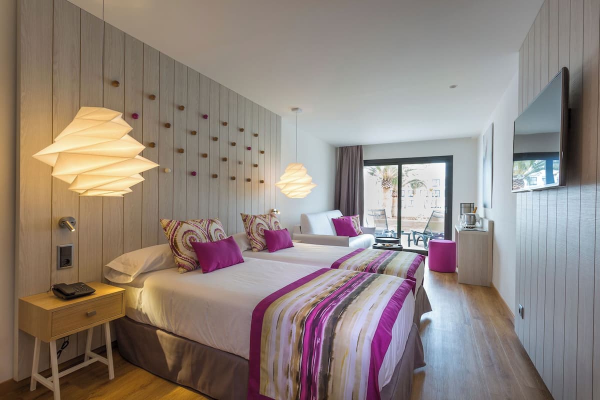 Superior-herbergi - samliggjandi herbergi | 1 svefnherbergi, rúmföt af bestu gerð, rúm með memory foam dýnum