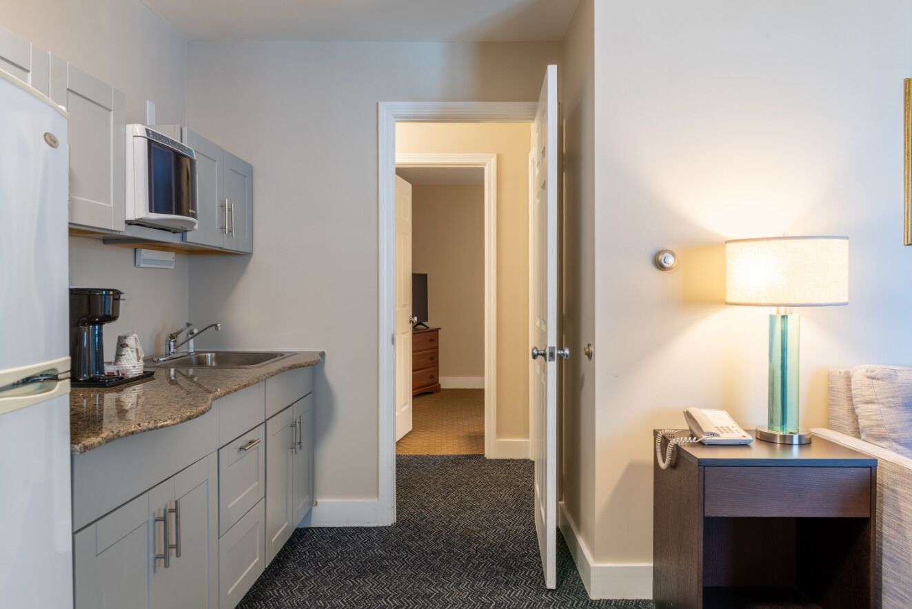 suite, 1 bedroom | individually decorated, individually furnished, iron/ironing board