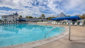 Seasonal outdoor pool, open 9:00 AM to 9:00 PM, free cabanas