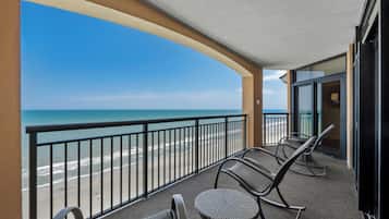 4 Bedroom Corner Suite | Balcony
