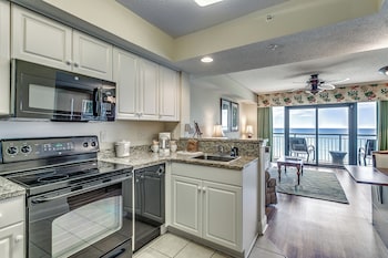 Microwave, coffee/tea maker, freezer at Island Vista Resort