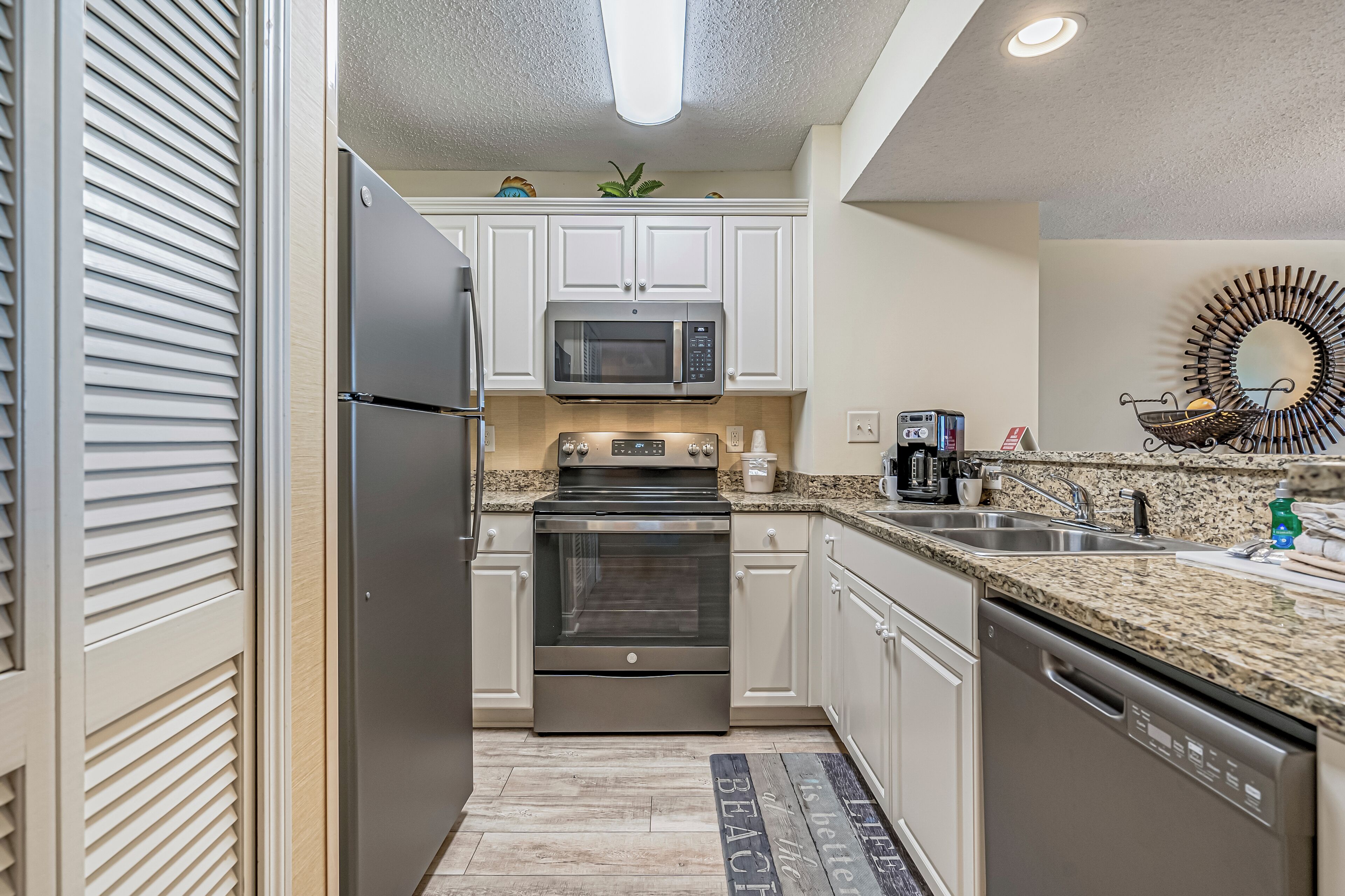 microwave, coffee/tea maker, freezer