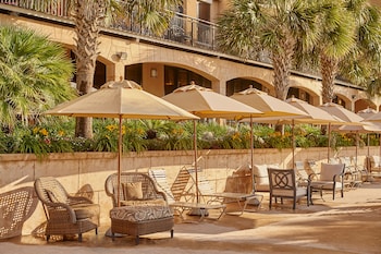 Sundeck at Island Vista Resort