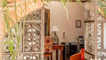 Romantische suite, 1 kingsize bed, niet-roken, hot tub (Master Suite) | Kameruitzicht