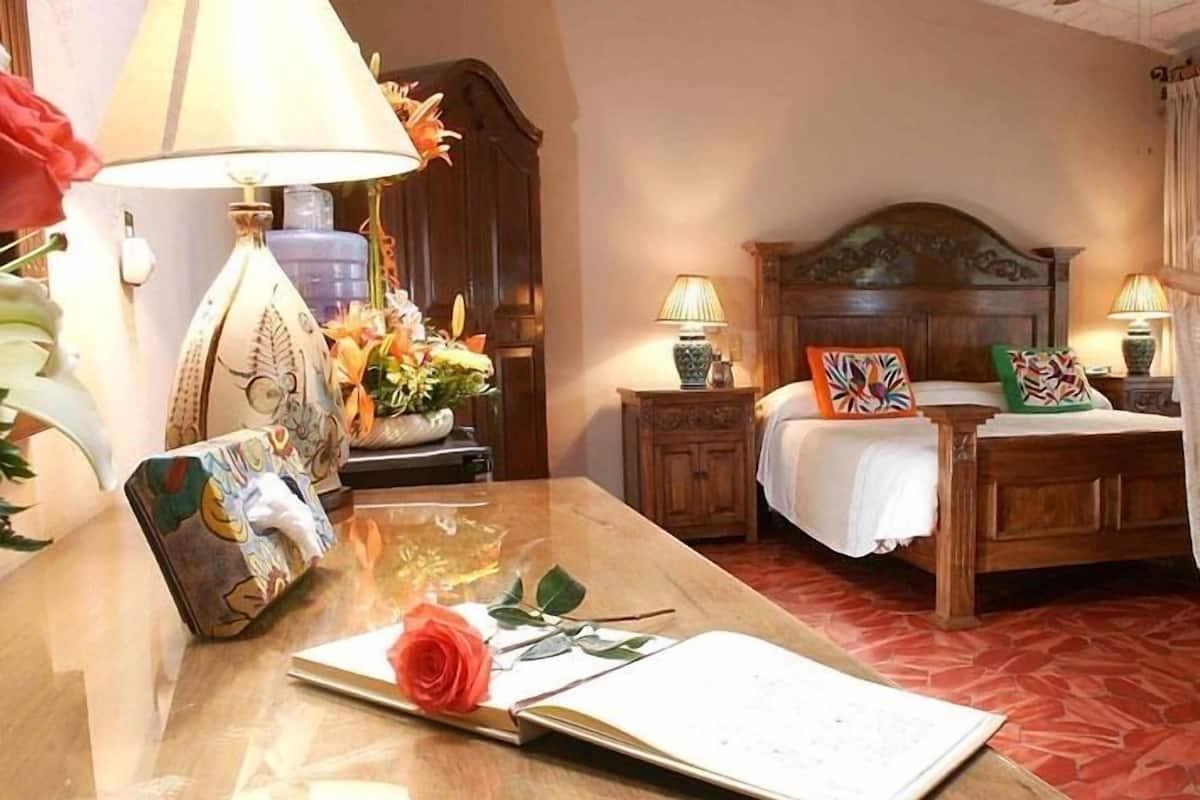 Suite Romantique, 1 trĂšs grand lit, non-fumeur, bain Ă remous (Master Suite)