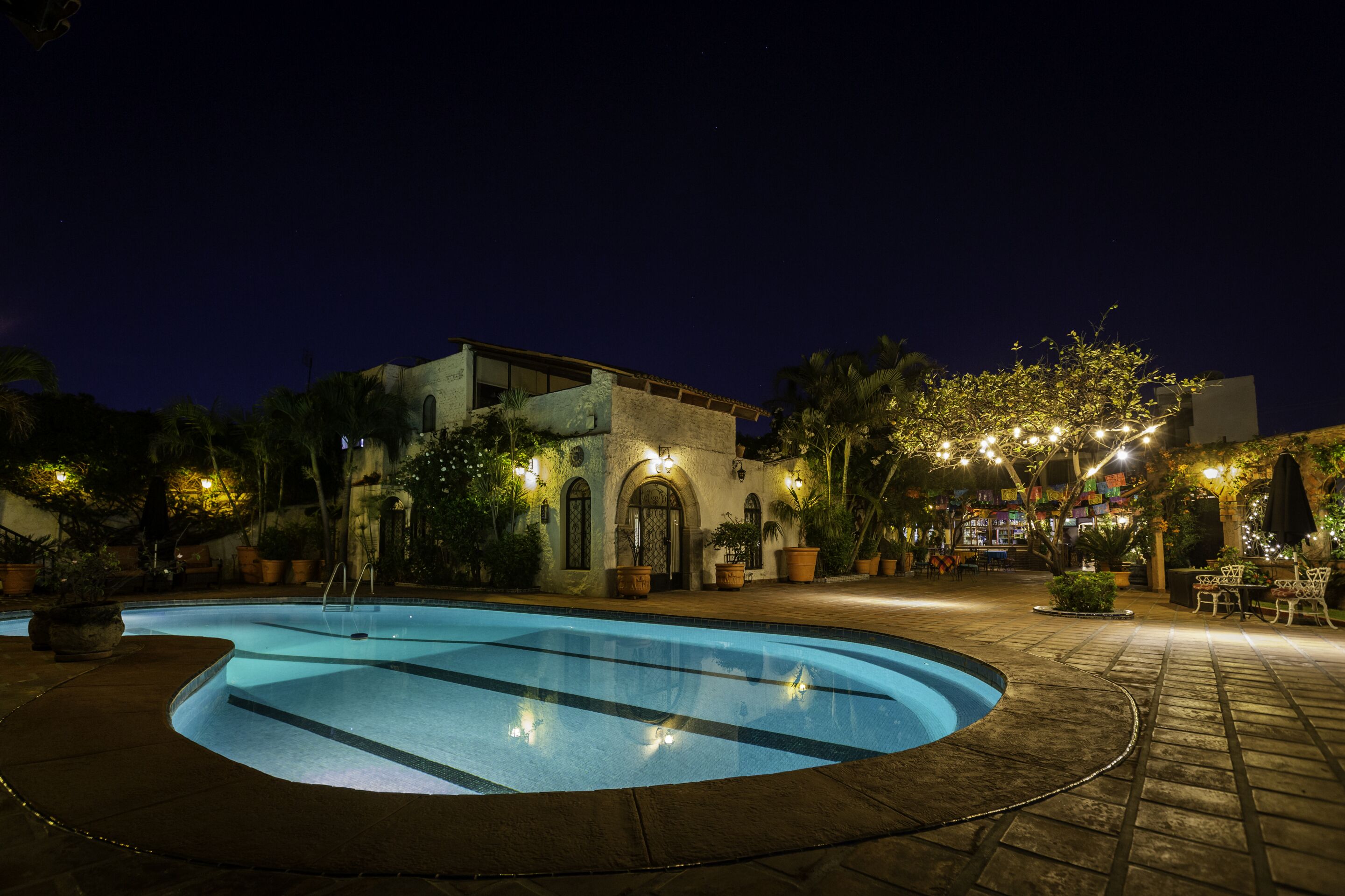 Outdoor pool, pool loungers