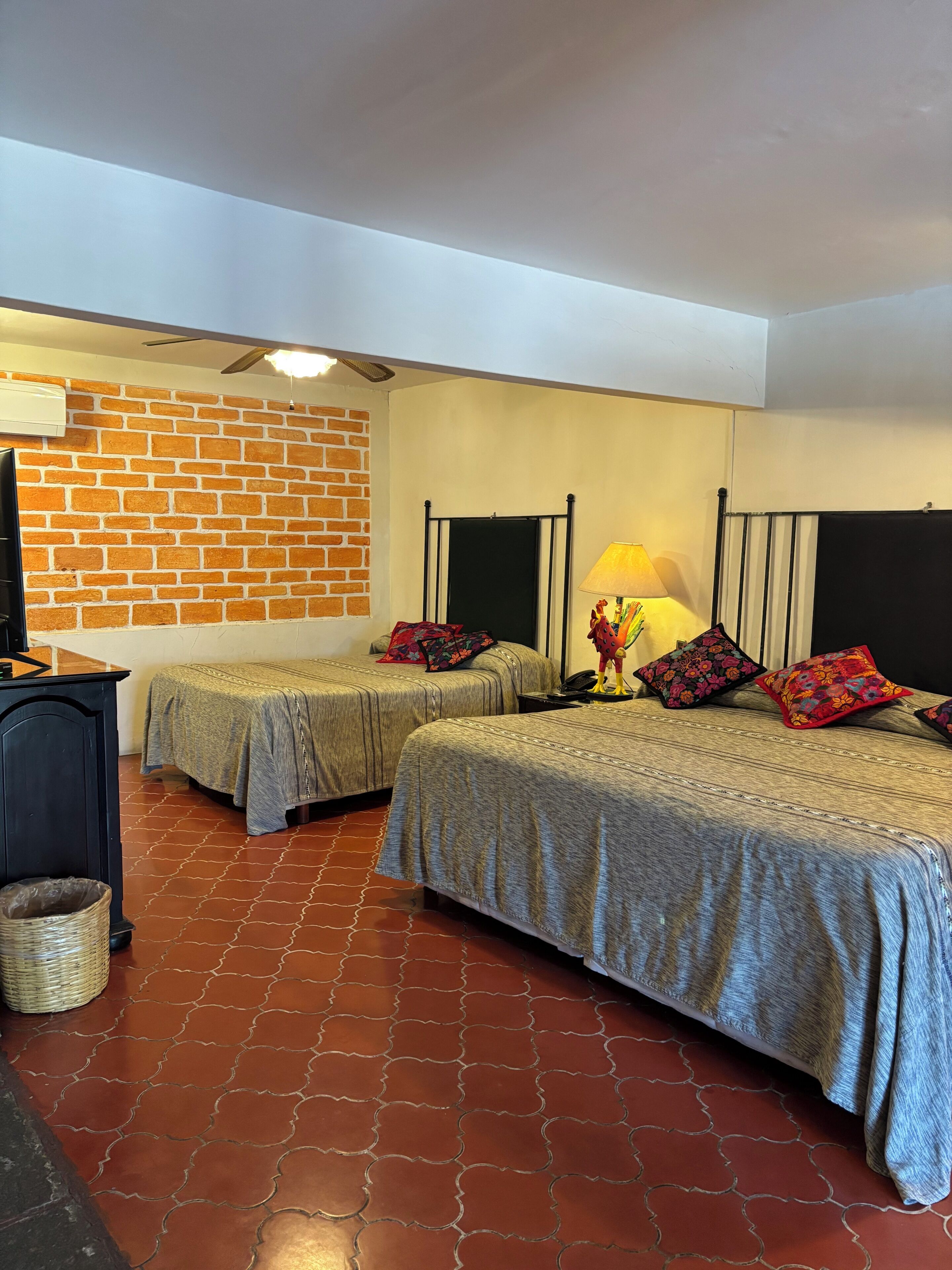 Basic Suite, Air conditioning, Pool View (Poolside Suite King and F)