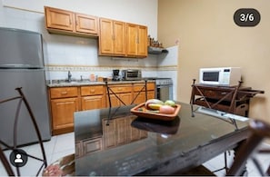 Standard Double Room, Ensuite (1-Bedroom Offsite Villa) | Private kitchen
