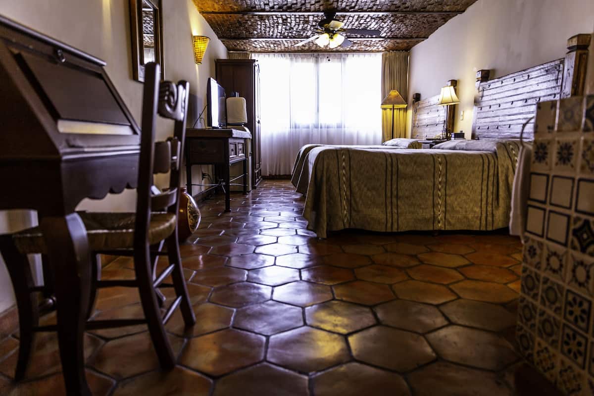 Deluxe Room, 2 Queen Beds, Bathtub (Deluxe 2 Queen)