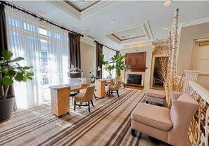 Lobby lounge