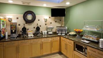 Tägliches inbegriffenes kontinentales Frühstück